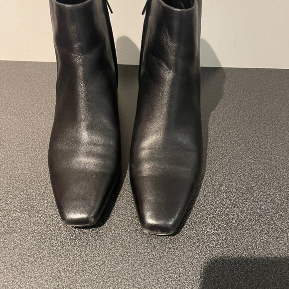 Vince womens Silvana Booties Ankle Boot in size 7 (38) - Picture 1 of 4